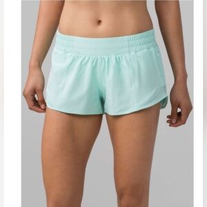 Lululemon Hotty Hot Lined 2.5" Size 8